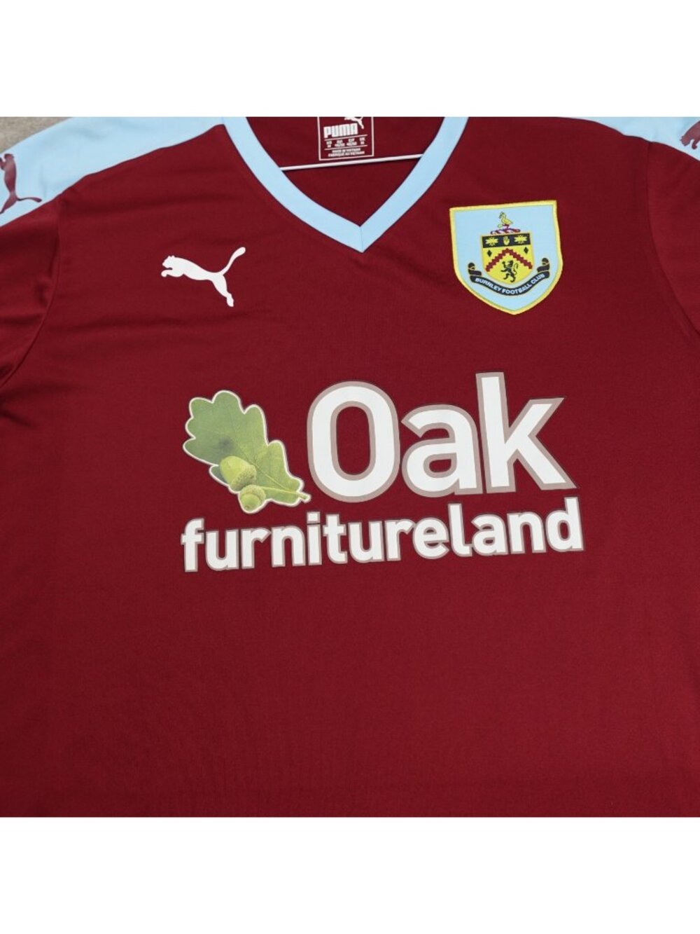 Burnley Soccer Club Shirt Jersey Medium Red Embroidered Puma